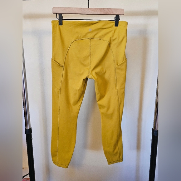 Athleta Stash Pocket Leggings - Picture 2 of 7